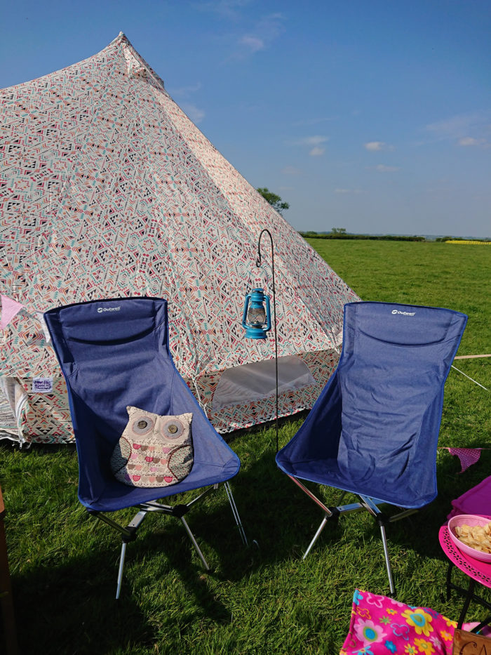 CAMPING GEAR Comfy, Lightweight & Versatile; Outwell Mount William