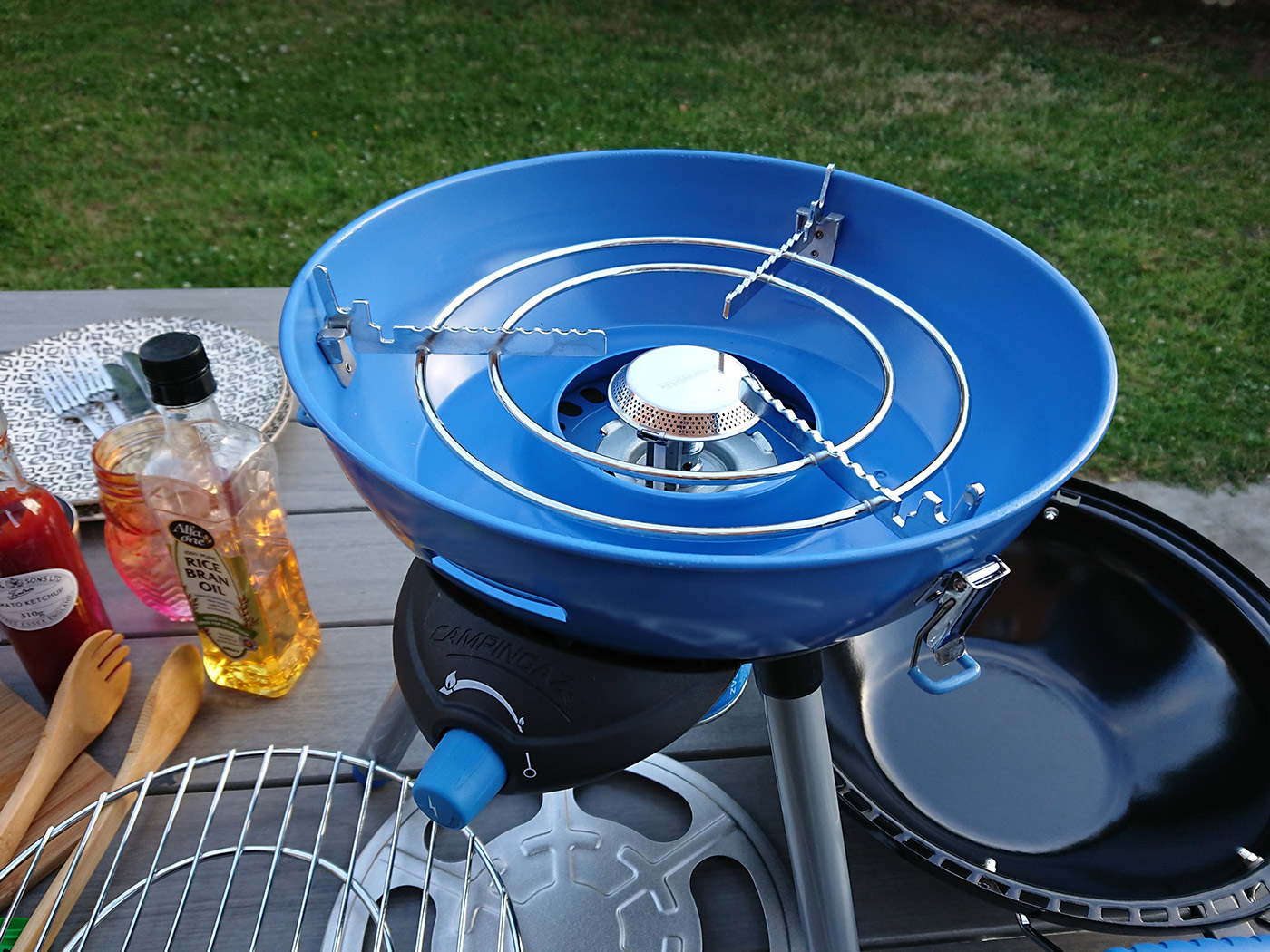 Evenement Een nacht Pijler CAMPING GEAR | Putting The Campingaz Party Grill To The Test
