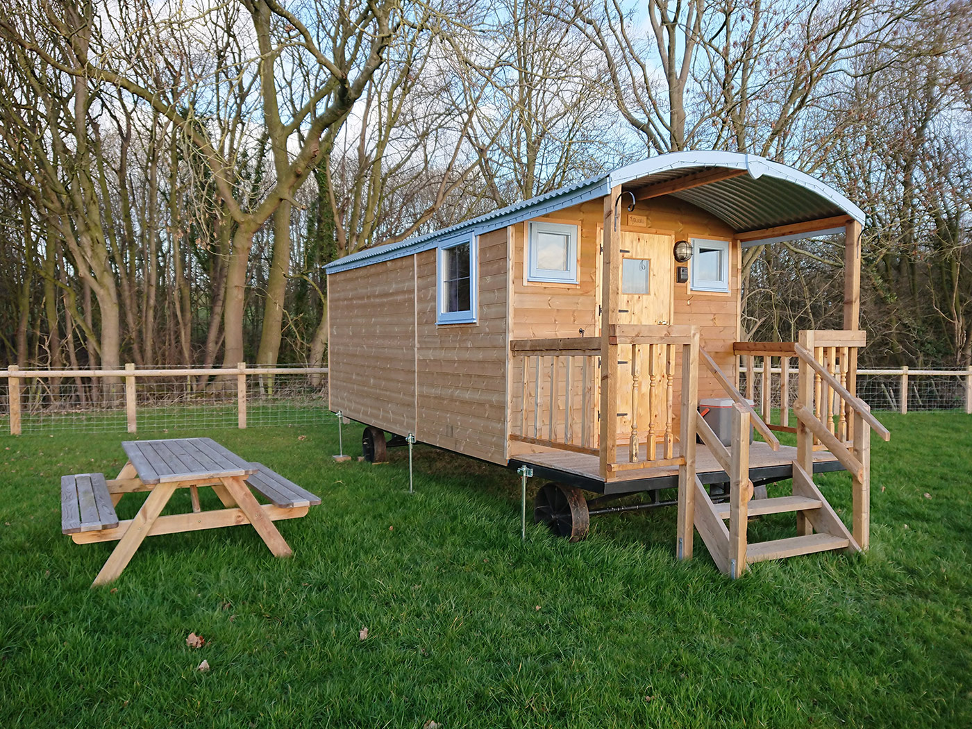 GLAMPING | A Relaxing Stay In A Cosy Shepherd’s Hut at Castle Farm Holidays, Shropshire