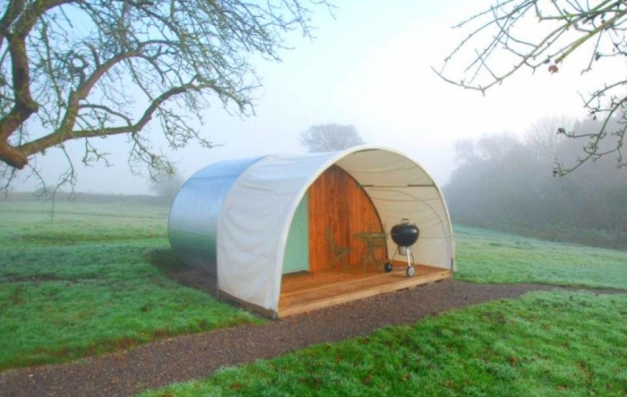 Eve glamping den Glastonbury