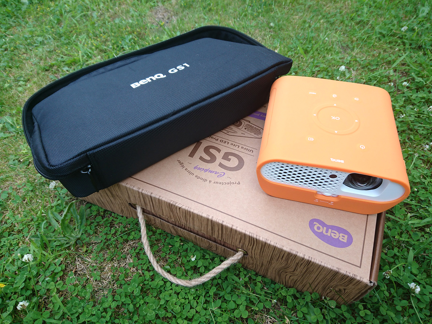 BenQ GS1 Camping Projector Unboxing