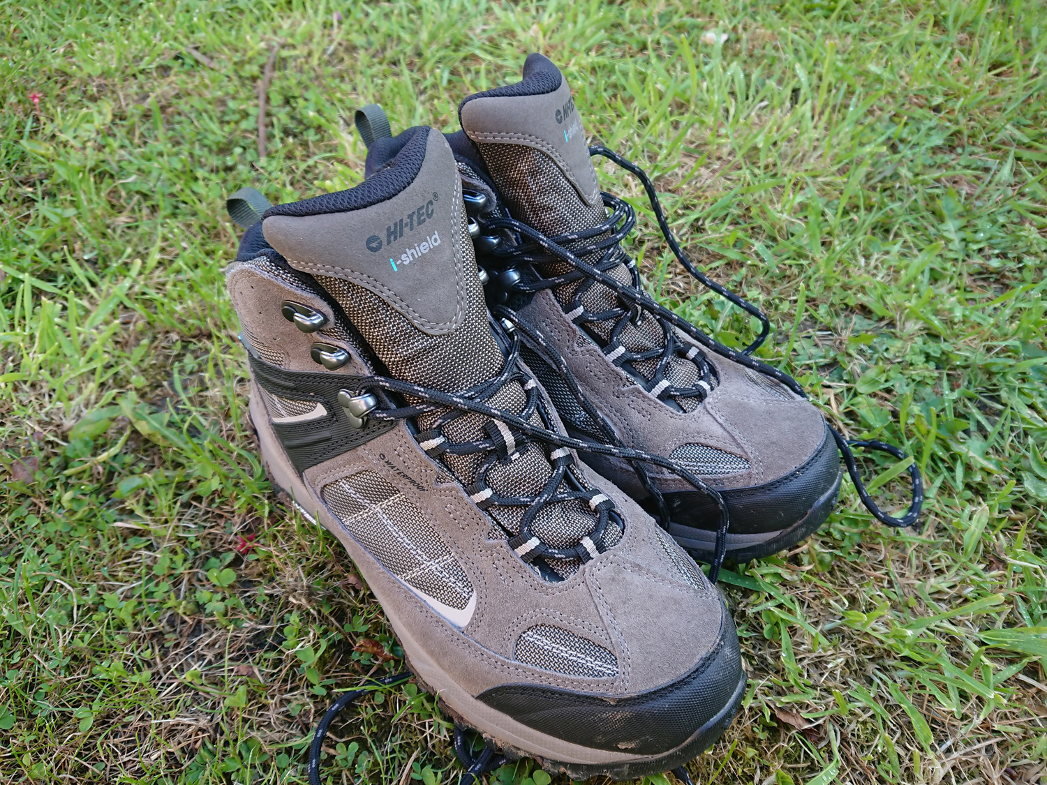 hi tec hiking boots mens