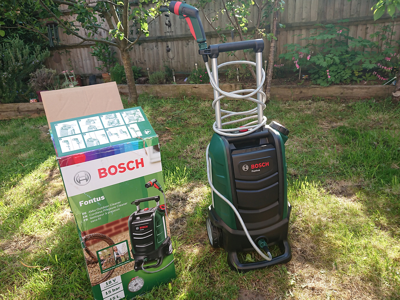 Bosch Fontus Cordless Outdoor Cleaner