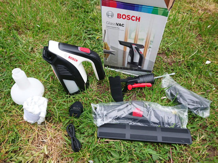 HOME & GARDEN Bosch GlassVac Cordless Window Vacuum Review