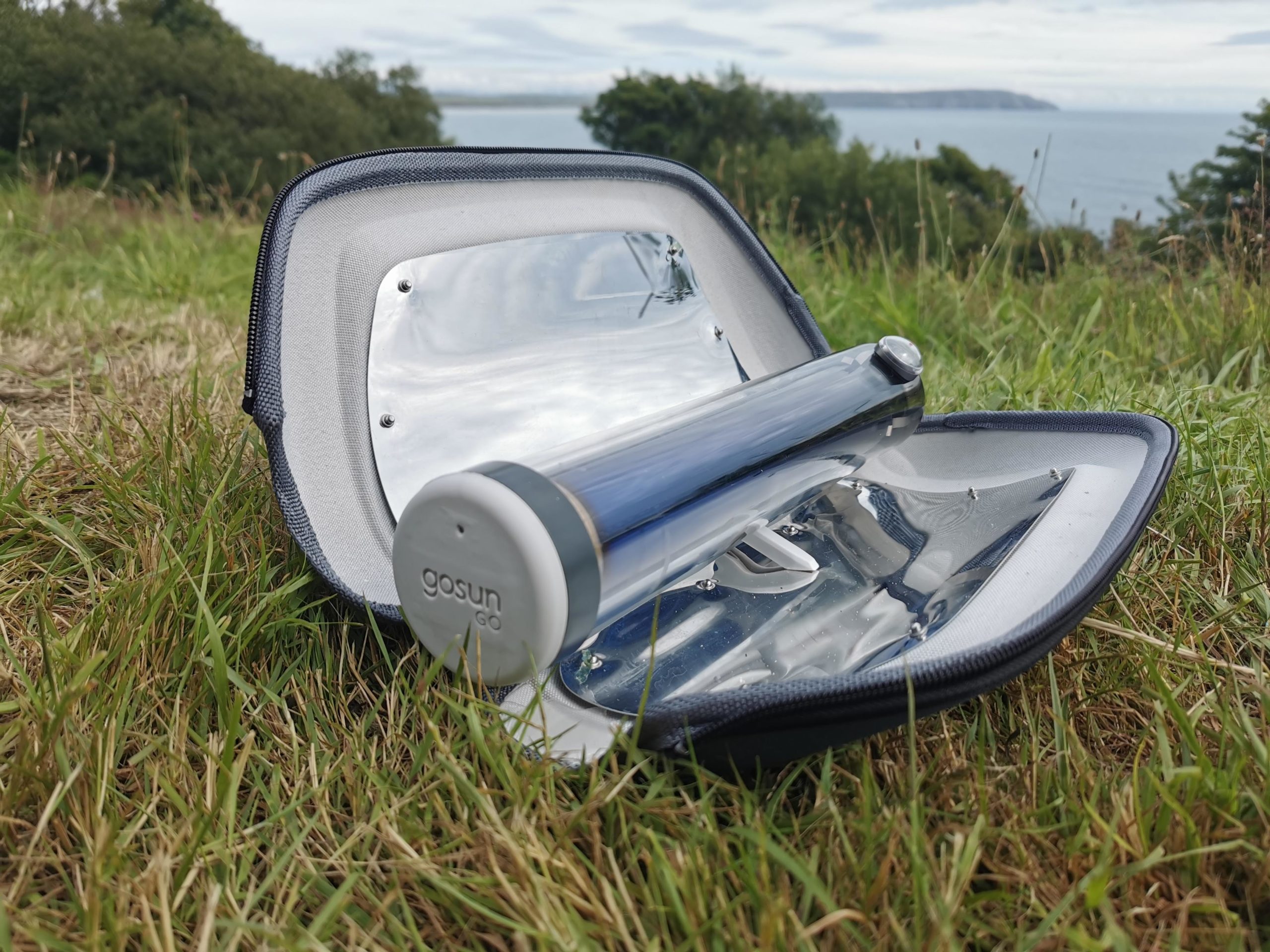 Four Solaire GoSun Go Portable - Camping, Randonnée, Plage - Gris, 550°C