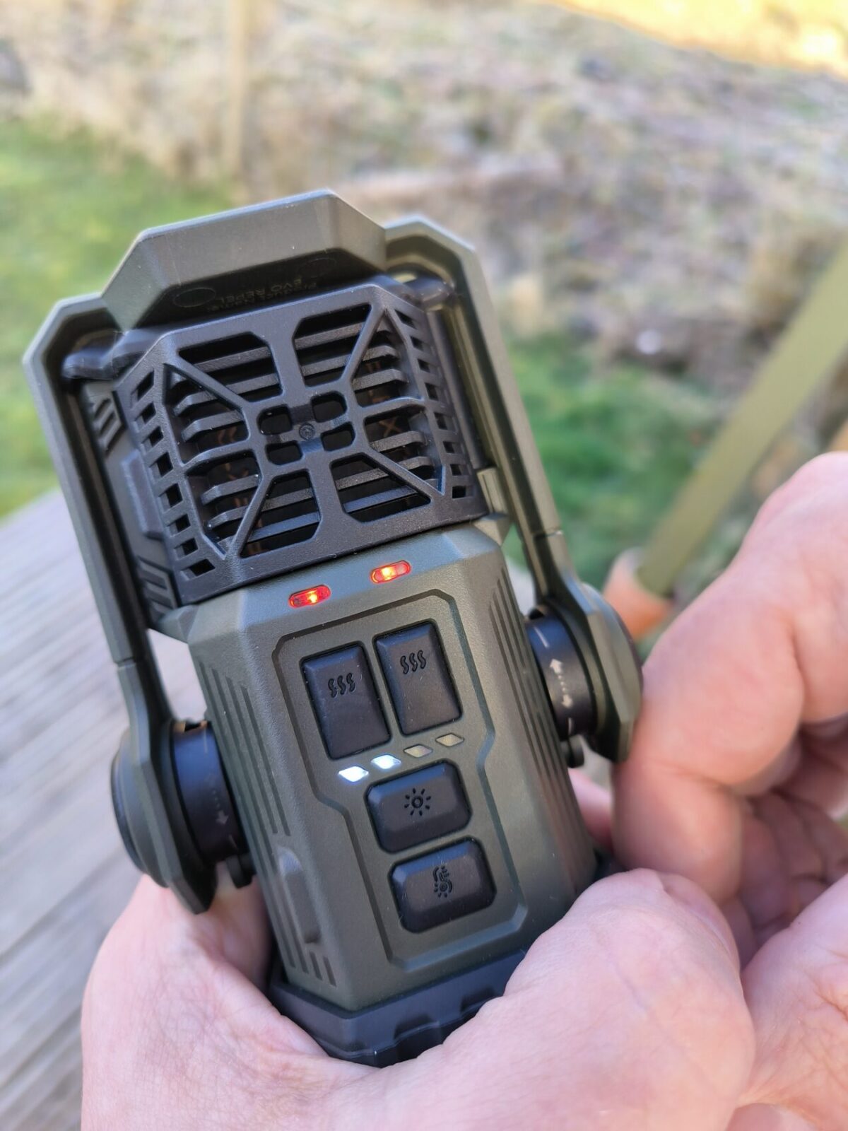 Flextail Evo Repeller 3 in 1 Is The Ideal Camping Companion