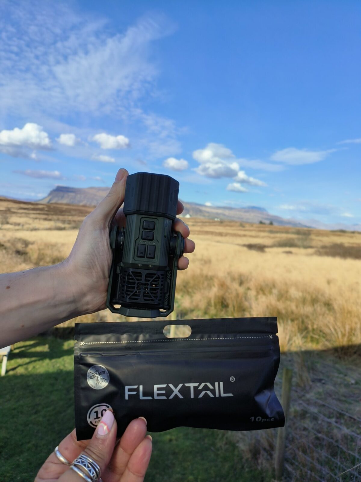 Flextail Evo Repeller camping gadget