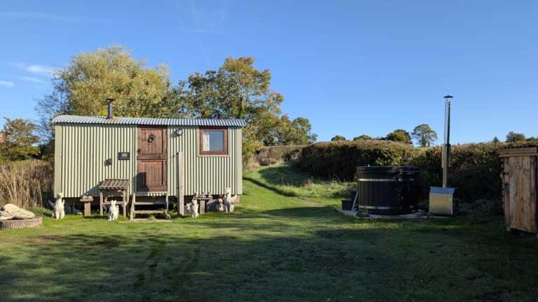 Dragons hut glamping cabin in wales