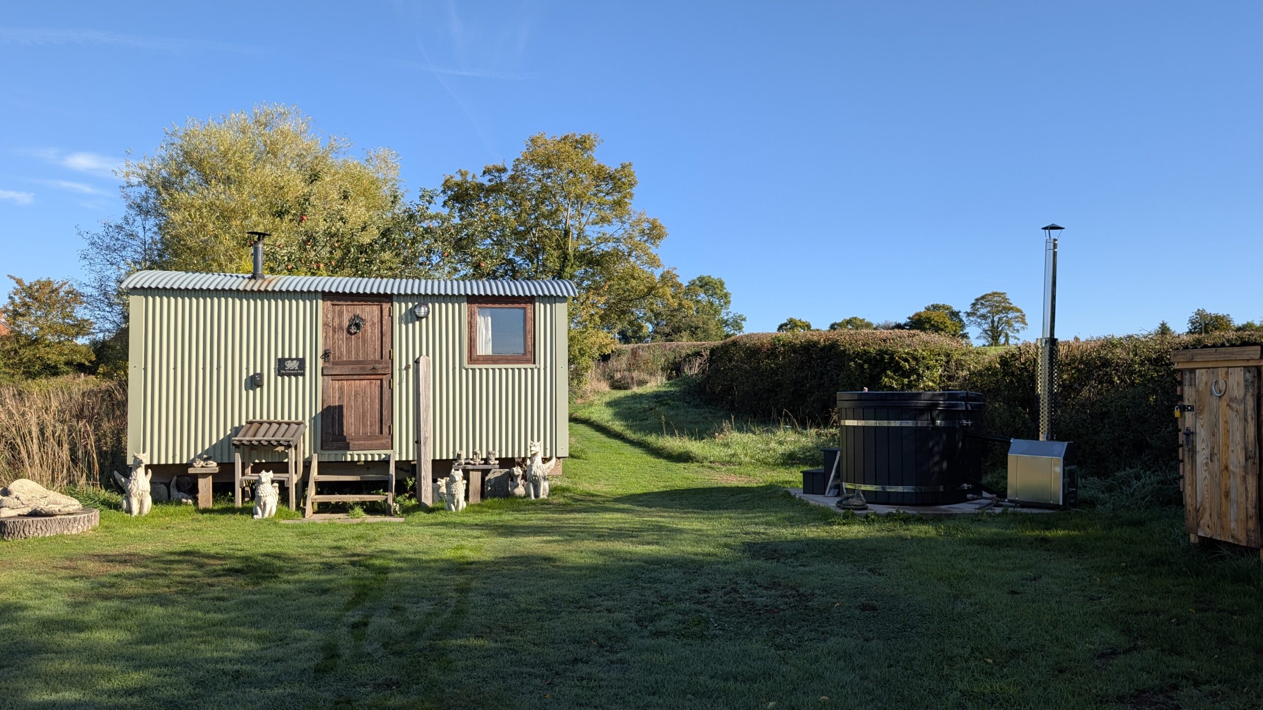 Dragons hut glamping cabin in wales